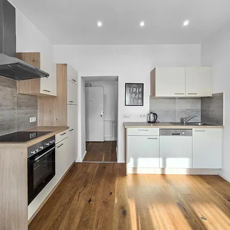 3bedrooms For 6 Lägenhet Stockerau